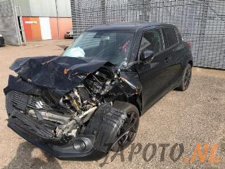 Vrakbiler auto Suzuki Swift Swift (ZC/ZD), Hatchback 5-drs, 2017 1.2 Dual Jet 16V 2018/11