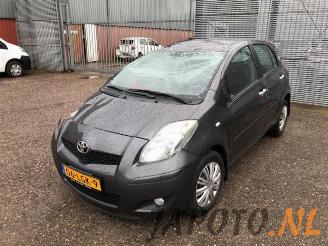 rozbiórka samochody osobowe Toyota Yaris Yaris II (P9), Hatchback, 2005 / 2014 1.33 16V Dual VVT-I 2010/4