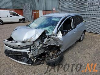 Vrakbiler auto Toyota Yaris Yaris III (P13), Hatchback, 2010 / 2020 1.5 16V Hybrid 2014/7