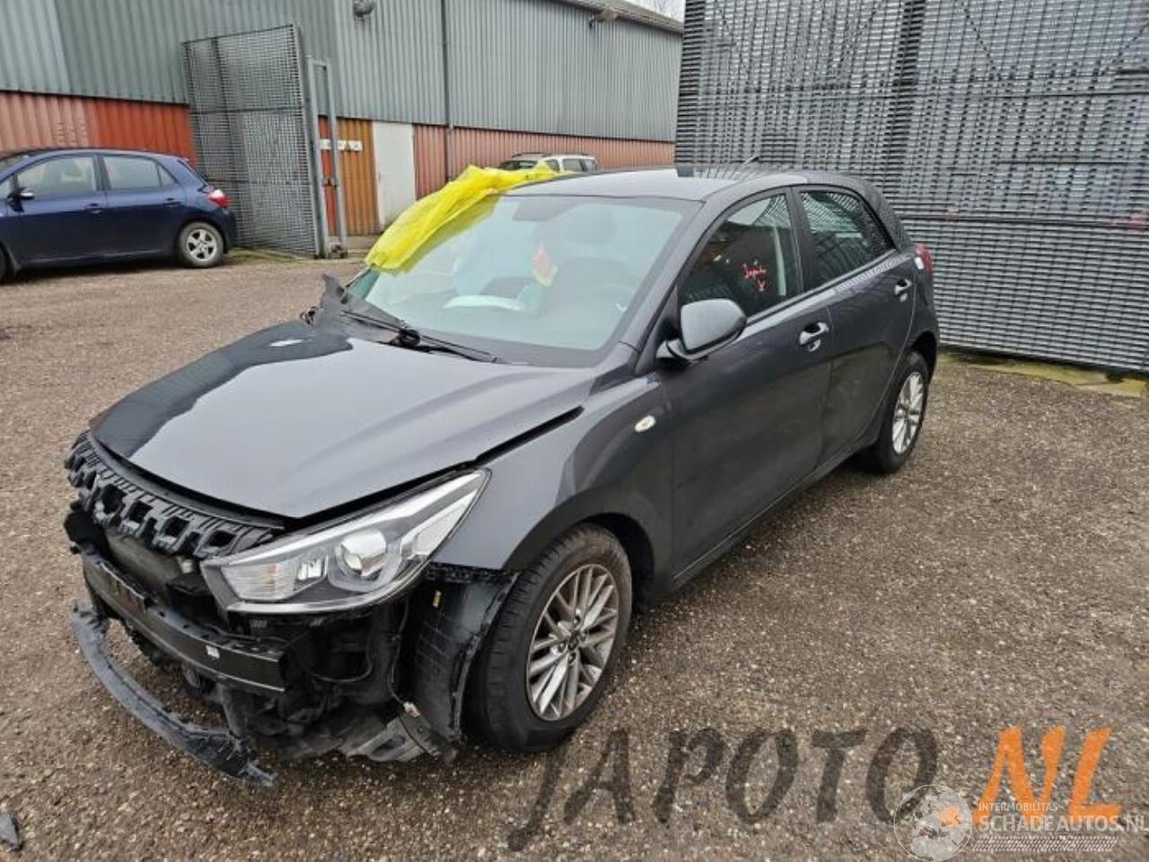 Kia Rio Rio IV (YB), Hatchback, 2017 1.0i T-GDi 100 12V