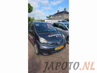 Vrakbiler auto Toyota Aygo Aygo (B10), Hatchback, 2005 / 2014 1.0 12V VVT-i 2011/2