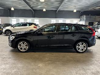 Volvo V-60 2.4 D6 AWD Plug-In Hybrid NL NAP! picture 2