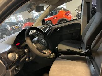 Volkswagen Up! 1.0 move up! BlueMotion picture 14