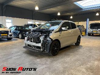 Damaged car Peugeot 108 1.0 e-VTi Collection TOP! 2018/12