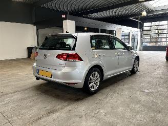 Volkswagen Golf 1.6 TDI Trendline BlueMotion picture 5