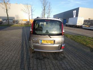 Toyota Yaris-verso Yaris Verso 1.3 VVT-i Sol picture 4