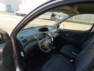 Toyota Yaris-verso Yaris Verso 1.3 VVT-i Sol picture 10