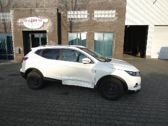 skadebil auto Nissan Qashqai 1.2 N-Connecta 2018/7