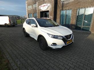Nissan Qashqai 1.2 N-Connecta picture 2