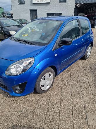 Renault Twingo II (CN) Hatchback 3-drs 1.2 16V (D4F-772(D4F-J7)) [56kW] 5-BAK picture 2