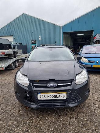 Vrakbiler auto Ford Focus 3 Wagon Combi 1.0 Ti-VCT EcoBoost 12V 100 (M2DA(Euro 5)) [74kW][101PK] 5-BAK 2013/1