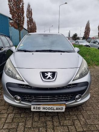 Coche siniestrado Peugeot 207 (WA/WC/WM) Hatchback 1.4 16V (ET3J4(KFU)) [65kW] 2007/1