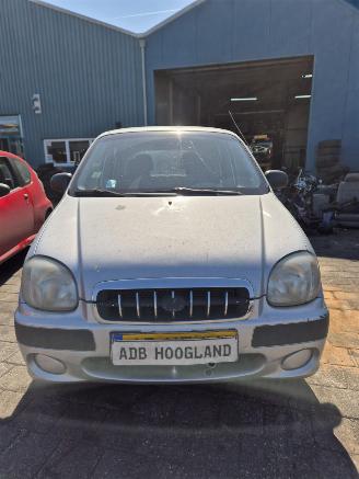 Vrakbiler auto Hyundai Atos Hatchback 1.0 12V (G4HC) [43kW] 5-BAK 2001/1