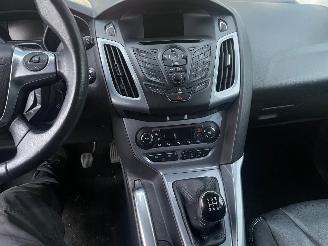 Ford Focus Focus 3 Hatchback 1.0 Ti-VCT EcoBoost 12V 100 (M2DA(Euro 5) picture 10