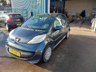 krockskadad bil auto Peugeot 107 1.0 12V 2006/11