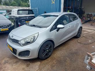 Auto incidentate Kia Rio Rio III (UB) Hatchback 1.2 CVVT 16V 2011/12
