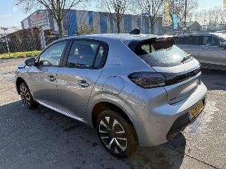 Damaged car Peugeot 208 1.2 Hybrid 74KW Autom. E-DCS6 Active Clima Navi Led NAP 2024/11