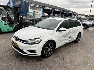 Coche accidentado Volkswagen Golf 1.6 TDI 85KW DSG Clima Navi Led Xenon 2019/5