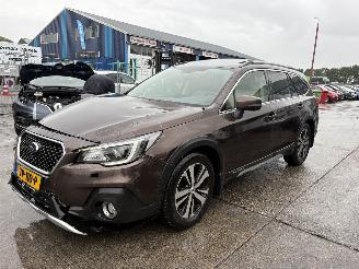 Auto incidentate Subaru Outback 2.5I 129KW AWD Autom. Clima Navi 360View Schuifdak 2018/7