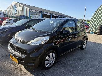 Auto incidentate Peugeot 107 1.0-12V 50KW Automaat Airco 5-Drs XS NAP 2011/8