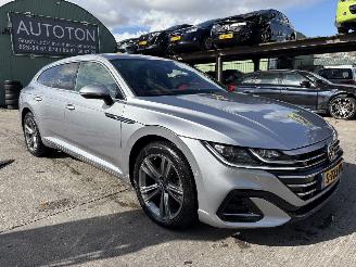 Vaurioauto  passenger cars Volkswagen Arteon 1.4 TSI eHybrid 160KW R-Line DSG Clima Navi Led Xenon Business NAP 2023/3