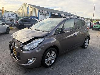 Voiture accidenté Hyundai Ix20 1.6i 92KW Autom. Clima Navi Pano I-Catcher 2012/6