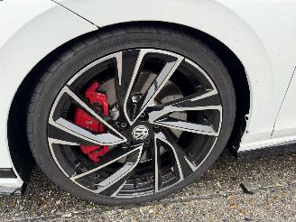 Volkswagen Golf 2.0 GTI Clubsport 301PK Autom. Clima Navi Sfeerverlichting picture 23