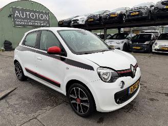 Vaurioauto  passenger cars Renault Twingo 0.9 TCE 66KW Clima Navi Camera Led Dynamique NAP 2014/1