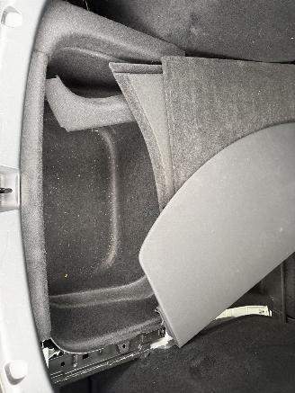 Tesla Model Y 75 kWh Long Range 258KW AWD Clima Navi Pano Led picture 12