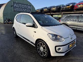 Schadeauto Volkswagen Up! 1.0 44KW High Up Pano Navi Airco Bleumotion NAP 2012/6