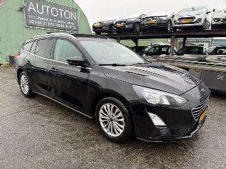 škoda osobní automobily Ford Focus 1.0 Ecoboost 114KW Hybrid  Autom. Pano Clima Navi Camera ST-Line X Business NAP 2020/10