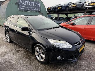 uszkodzony samochody osobowe Ford Focus 1.6 TDCI 77KW Clima Navi Led Xenon Titanium 2012/10