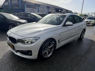 Schadeauto BMW 3-serie GT 328I 180KW Autom. Pano Clima Navi Camera Leer High Executive NAP 2015/1