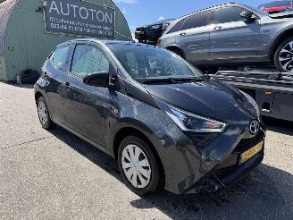 Auto incidentate Toyota Aygo 1.0 VVT-I 53KW X-fun Airco Led 5-Drs NAP 2020/9