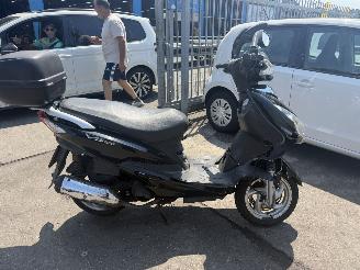 dommages motocyclettes  Sym  MX 125 8KW 2008/3