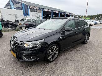 Voiture accidenté Renault Mégane 1.2 TCE 96KW Bose Pano Clima Navi Camera Led 2017/8