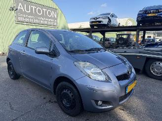 Schadeauto Toyota Yaris 1.3 VVTi 74KW Automaat Clima Aspiration NAP 2010/6