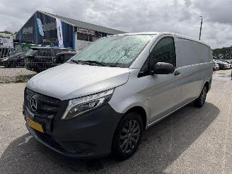 krockskadad bil bedrijf Mercedes Vito 114 CDI 100KW Autom. Extra Lang Clima Navi Led Xenon Camera NAP 2022/5
