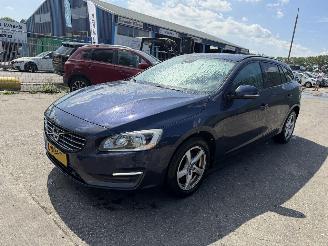 škoda osobní automobily Volvo V-60 1.6 D2 Autom. 84KW Clima Navi Leer Led R-Design 2014/10