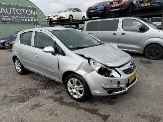 krockskadad bil auto Opel Corsa 1.4-16V 66KW Automaat Airco Enjoy 5-Drs NAP 2009/9