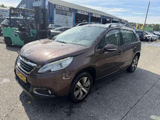 Vaurioauto  passenger cars Peugeot 2008 1.2 VTI 60KW Clima Navi Led Active NAP 2013/7