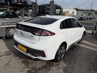 krockskadad bil auto Hyundai Ioniq 1.6 GDI Hybrid Comfort Plus Clima Navi 2021/7