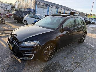Damaged car Volkswagen Golf 1.4 GTE 110KW Pano Clima Navi Led NAP 2015/12