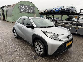skadebil auto Toyota Aygo X 1.0 VVT-I 53KW MT-Play Airco NAP 2023/5