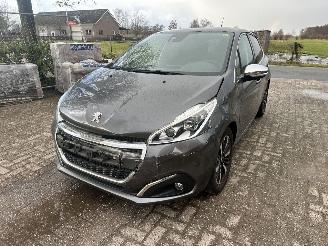 Peugeot 208 1.2 tech edition picture 2