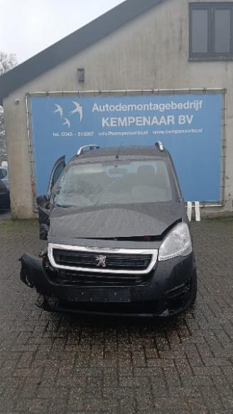 Salvage car Peugeot Partner Partner Tepee (7A/B/C/D/E/F/G/J/P/S) MPV 1.6 VTI 16V (EP6CDTR(5FK)) [7=
2kW]  (08-2010/12-2018) 2017