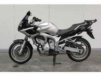 krockskadad bil motor Yamaha  FZ6 Fazer 2004