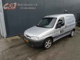 Salvage car Peugeot Partner Partner, Van, 1996 / 2015 2.0 HDi 2002/10