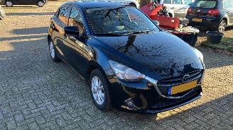 damaged passenger cars Mazda 2 1.5 Skyactiv 2015/9
