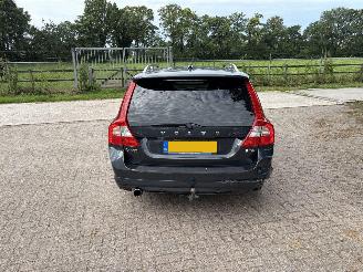 Vaurioauto  passenger cars Volvo V-70 T4 R Edition 2013/7
